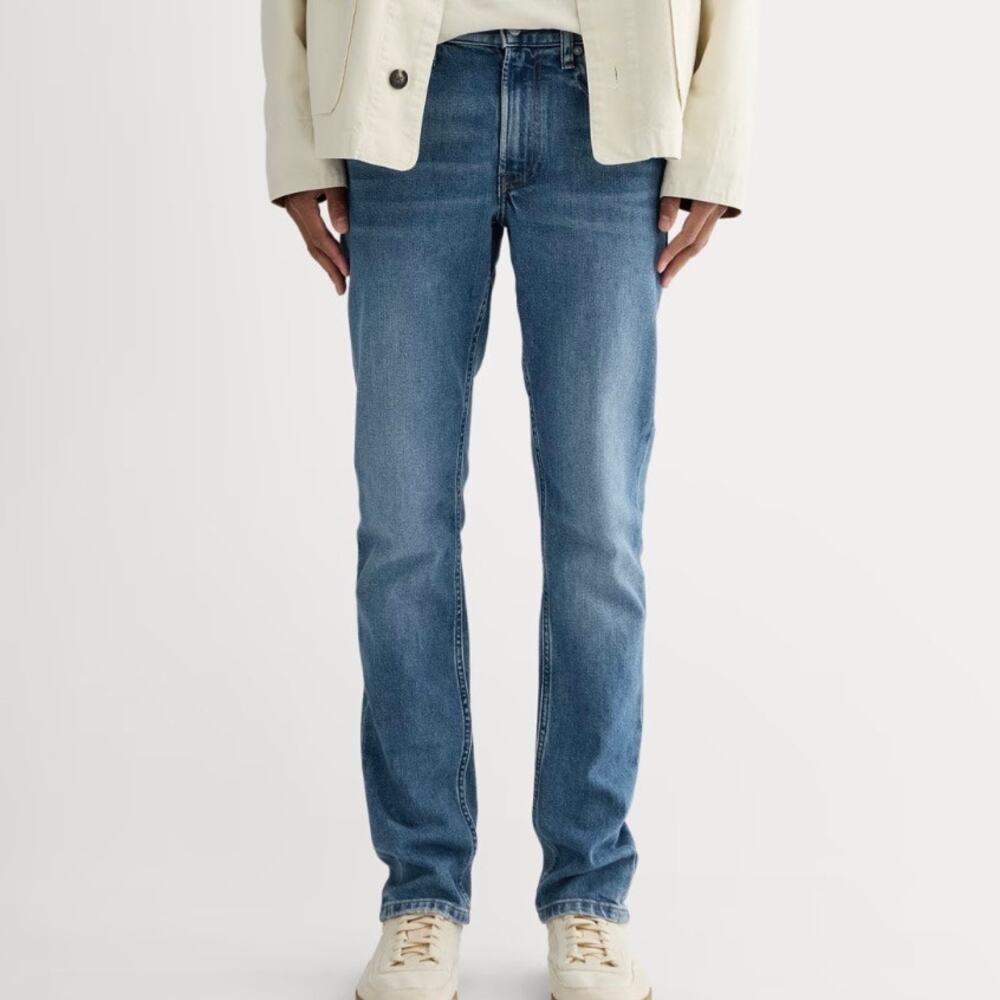 Everlane The Slim Fit Tapered Leg Organic Jean Men's 33 x 30 Medium Wash Blue